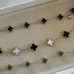 Pulsera con Tréboles