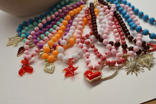 Collares Tipo Chicle con Dijes