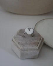 IMG_6070-scaled-1.webp Anillo Corazón Esmaltado